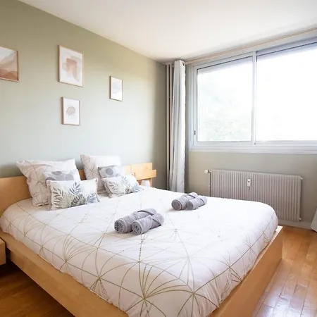 Spacieux Avec Balcon A En Bresse דירה *