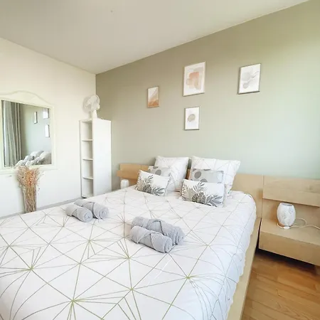 Spacieux Avec Balcon A En Bresse דירה בורג-אן-ברס